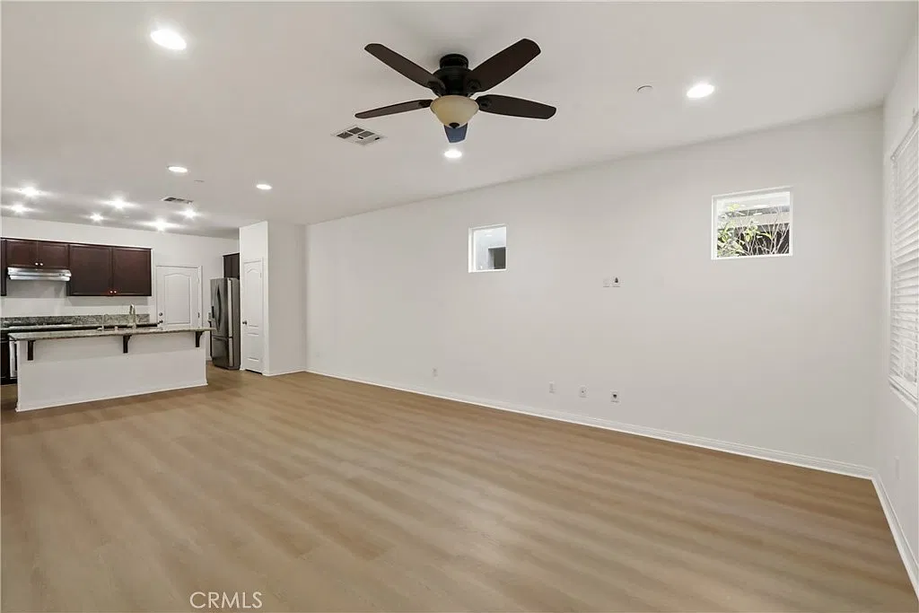 4 bed, 2.5 bath, 1895 sqft, $3,595 — Photo 3