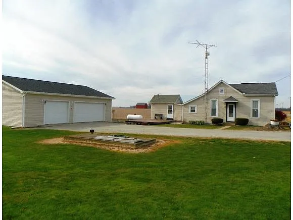 5038 Bath Rd photo 1