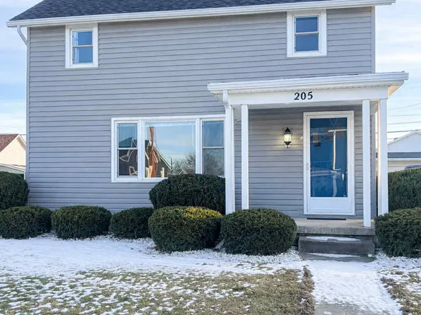 205 E College St, Jackson Center, OH 45334