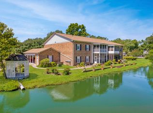 105 Woodlake Dr, Summerville, SC 29485