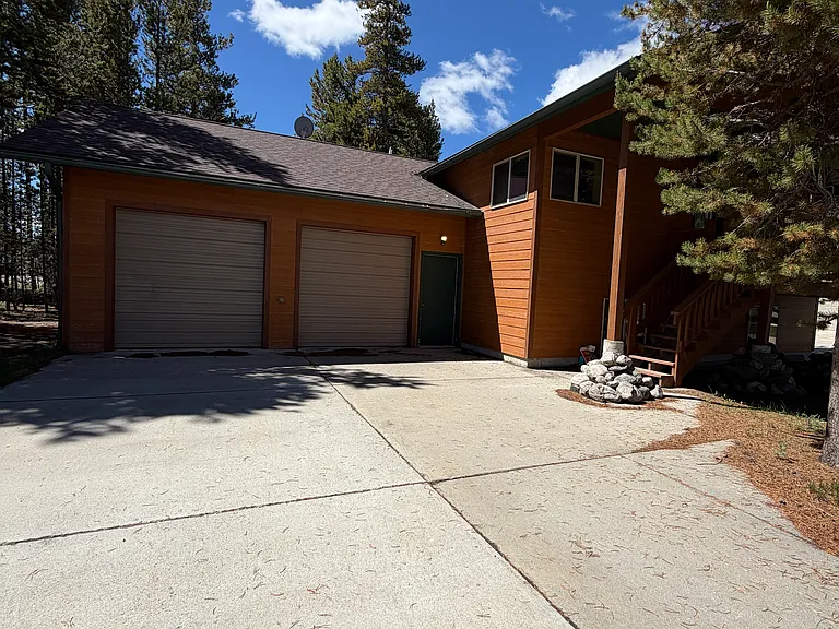 332 Washburn Cir — Photo 1