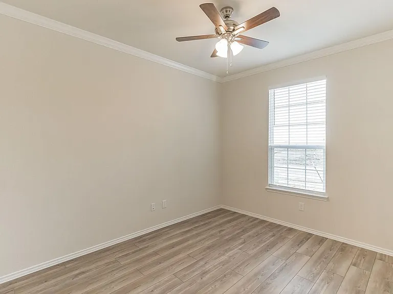 804 Cormorant St — Photo 5