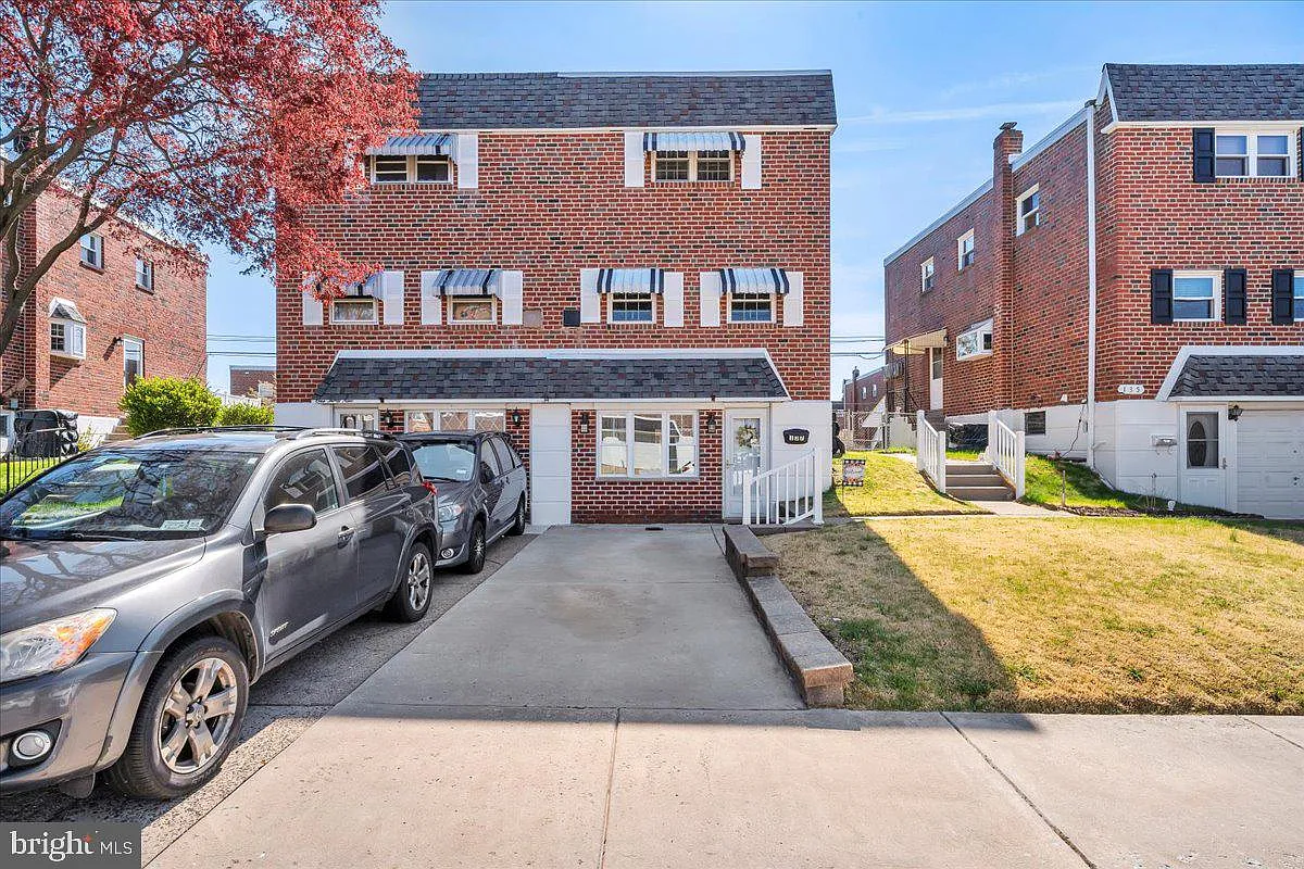 137 Meadow Ln photo 1