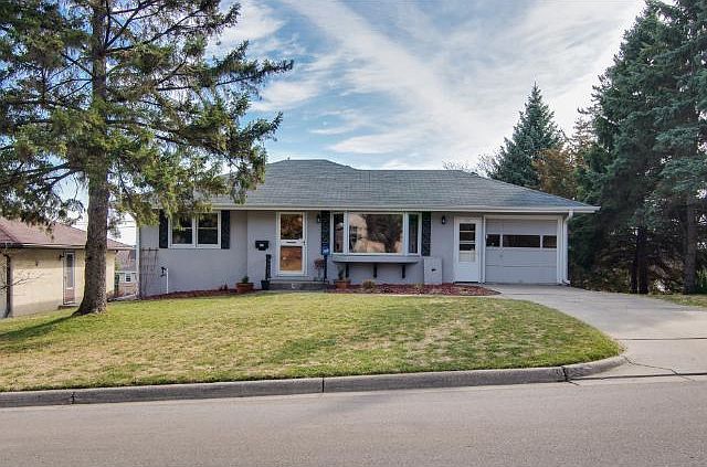 1st image of 326 17th Ave N