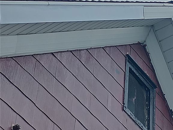 3rd image of 115 Lister Ave