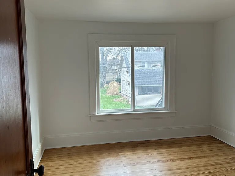 137 E Emerling Ave — Photo 15