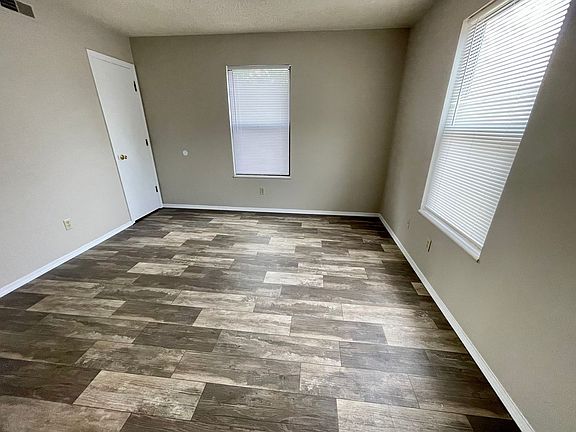5th image of 622 Trojan Dr
