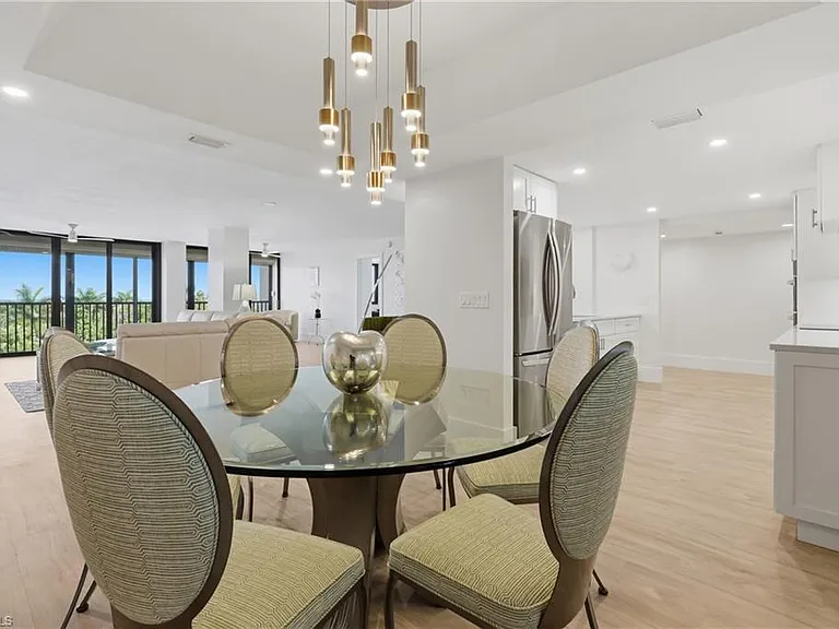 5601 Turtle Bay Dr #302 — Photo 9
