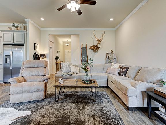2nd image of 3682 King Arthur Ct