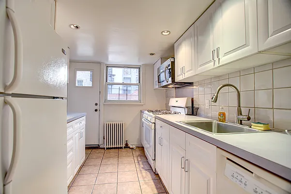 Rented by Corcoran | media 6