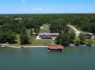 1010 Oak Point, Keytesville, MO 65261