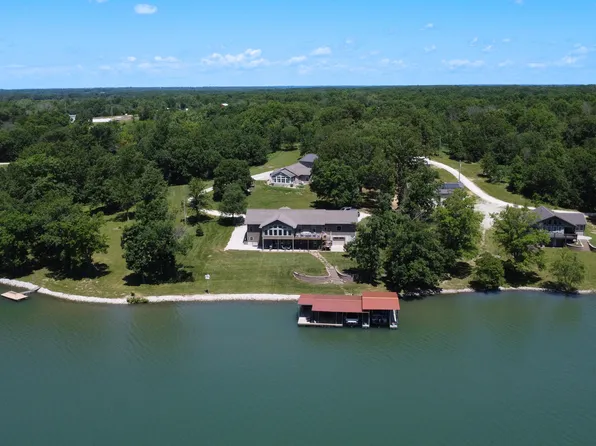 1010 Oak Point, Keytesville, MO 65261