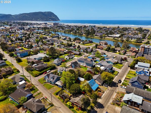 833 10th Ave, Seaside, OR 97138