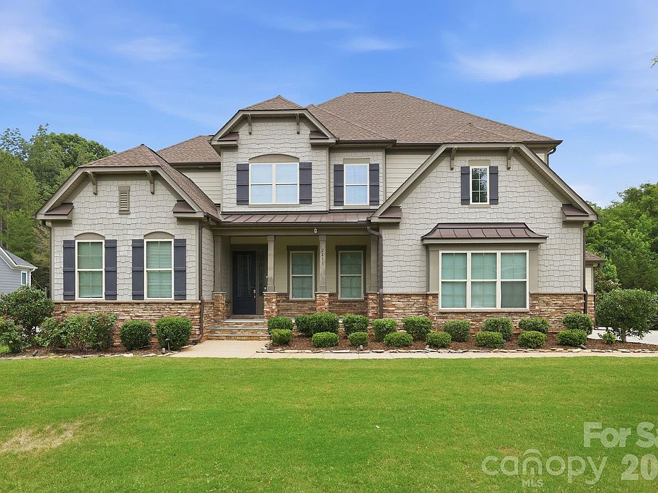 1st image of 2411 Madeira Cir