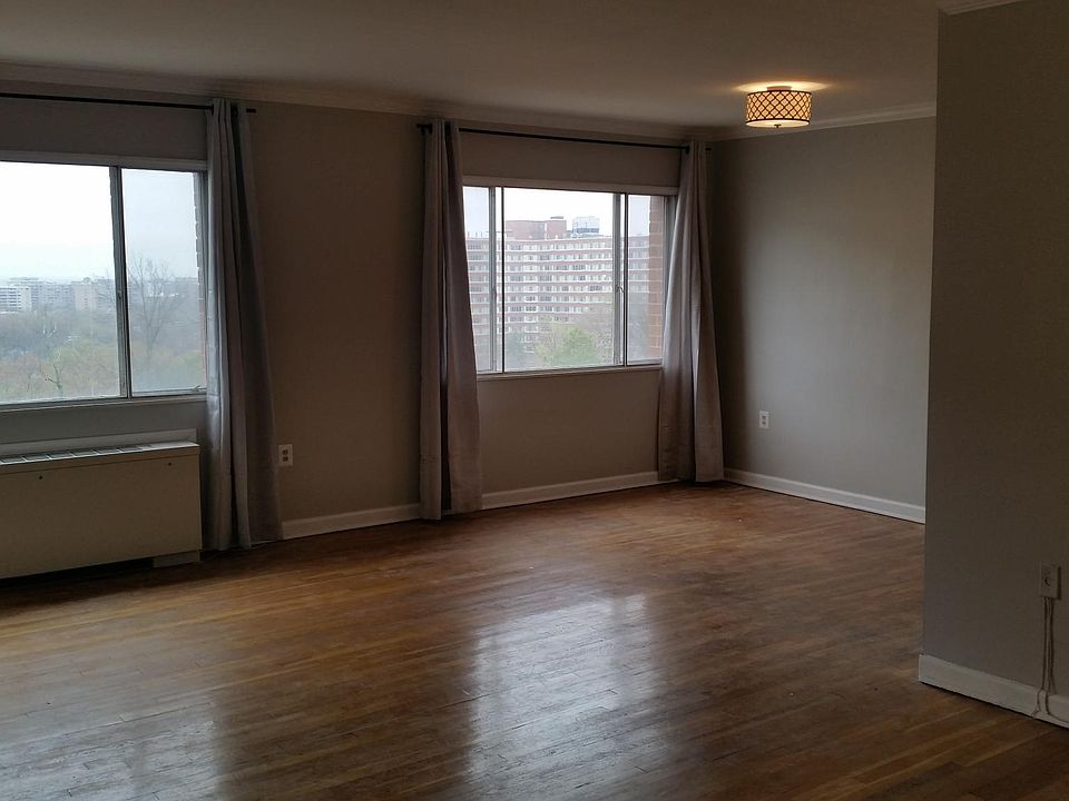 2nd image of 1300 S Arlington Ridge Rd APT 708