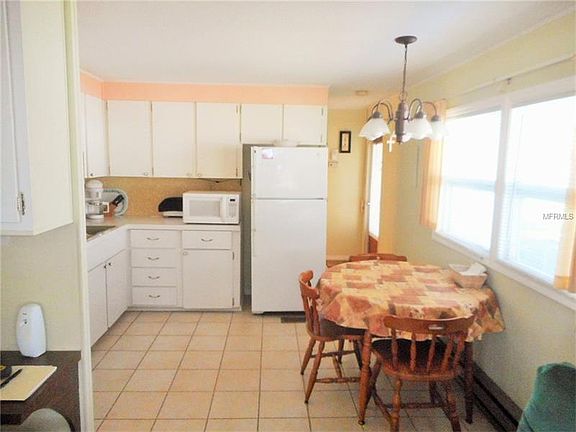 3rd image of 3270 Towhee St