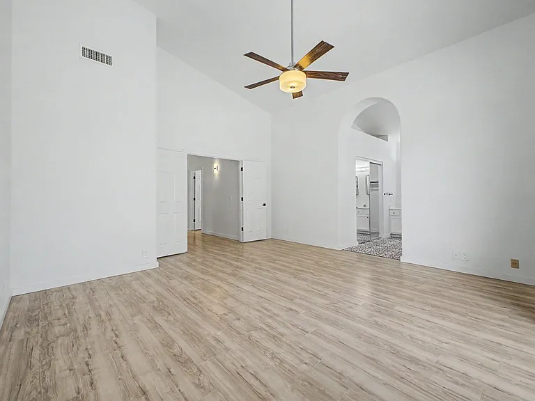 7251 E Lakeview Ave — Photo 17