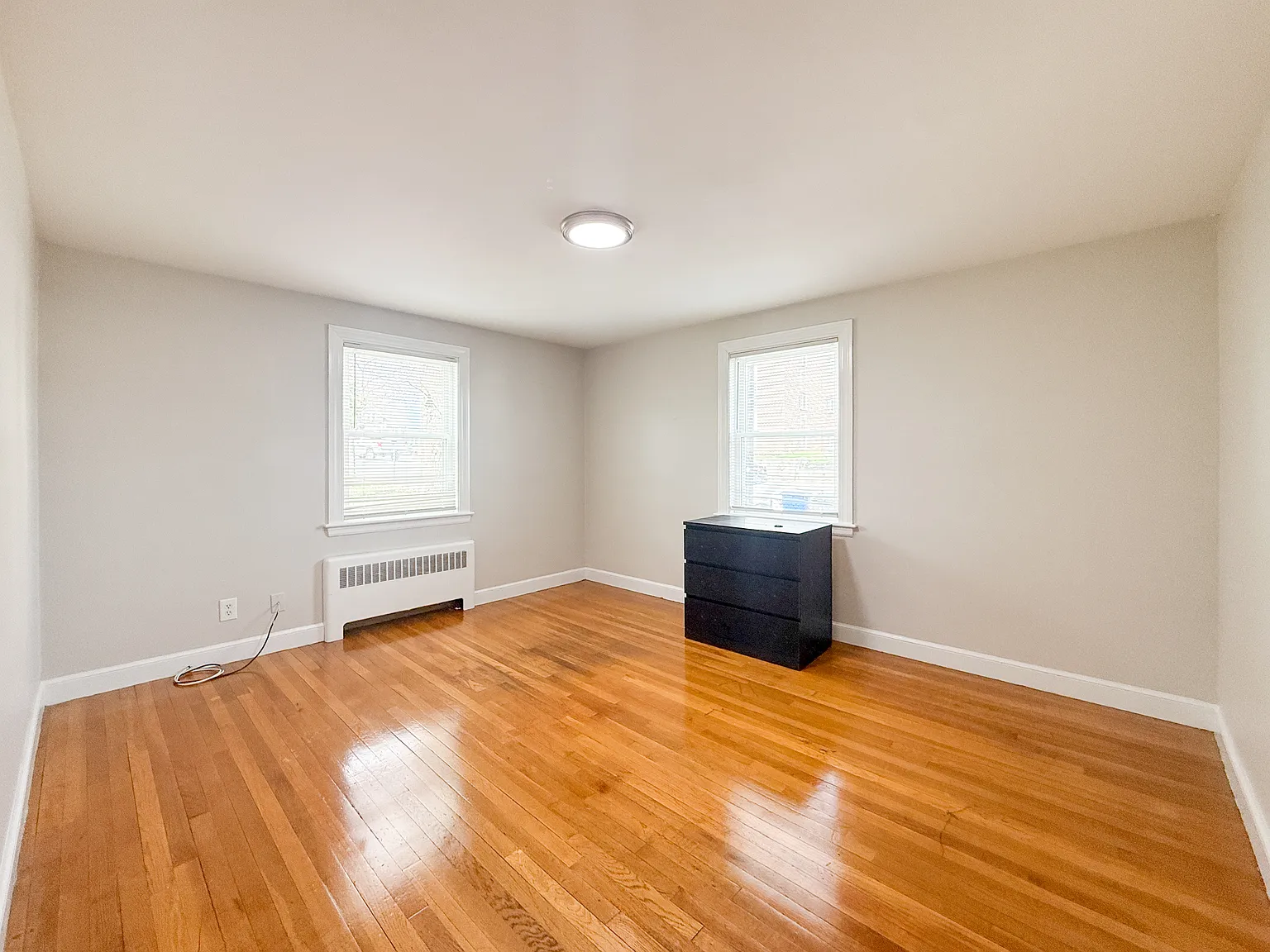 2 bed, 900 sqft, $2,700 — Photo 4