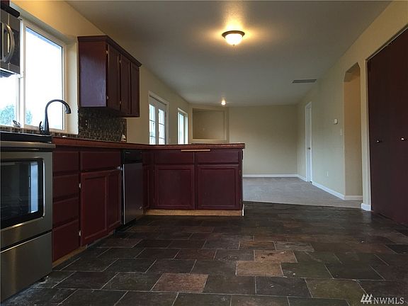 5th image of 17824 67th Ave E
