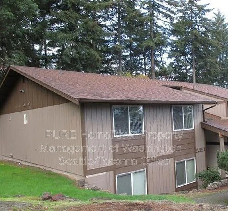2 bed, 1.0 bath, 903 sqft, $1,495 — Photo 1