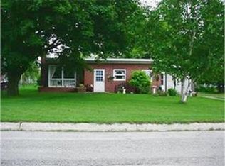 812 A Ave, Sumner, IA 50674