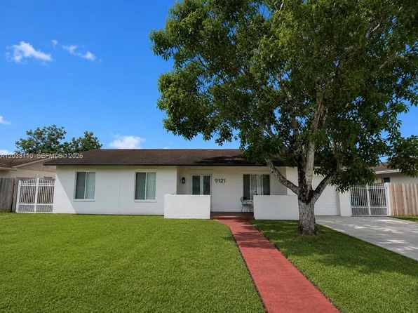 11104 SW 155th Ter, Miami, FL 33157