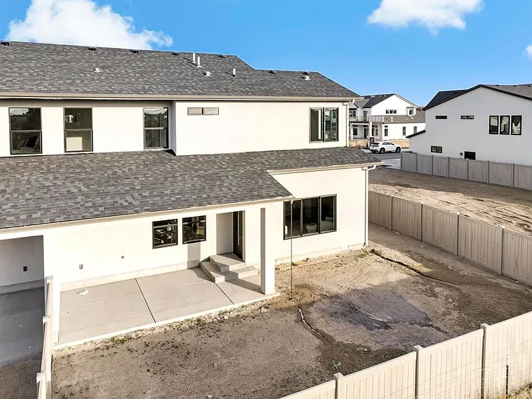 541 Canyon Falls Dr — Photo 45