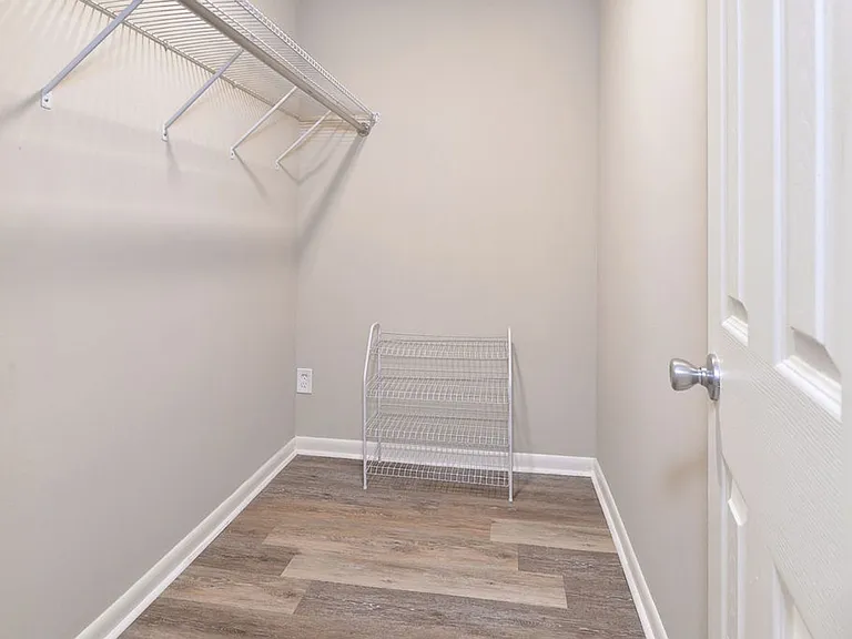 485 Colony Rd — Photo 13