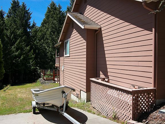 RV / boat parking (owner permission required).