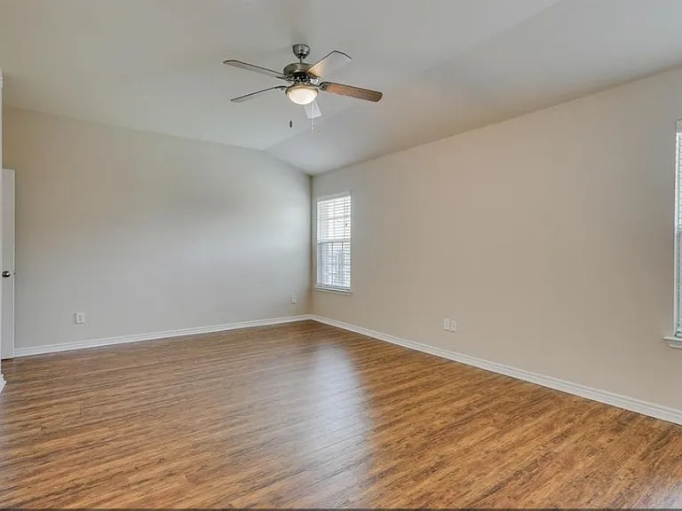206 Serenade Ln — Photo 2