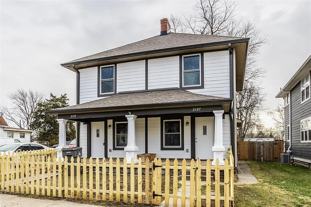 2125 Singleton St photo 1