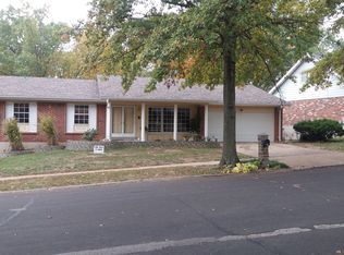 5060 Suson Hills Dr, Saint Louis, MO