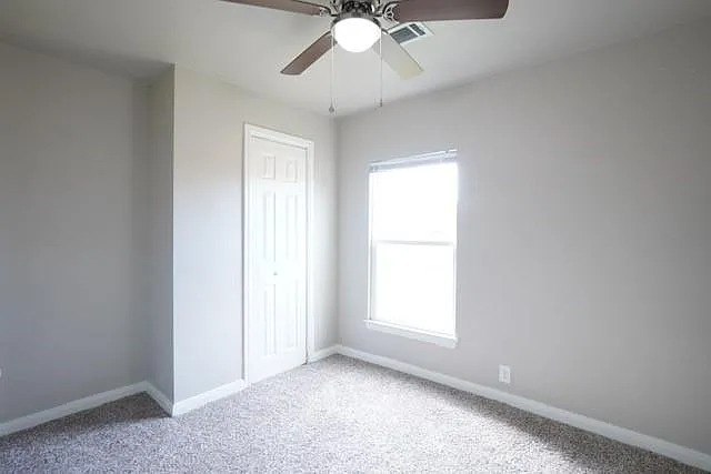 814 E Houston St — Photo 8