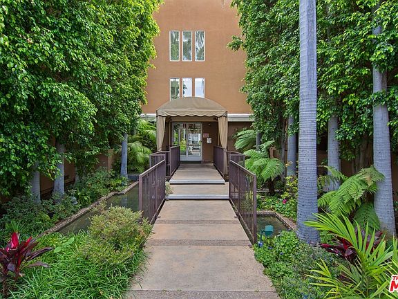 2nd image of 4240 Fulton Ave Unit 210