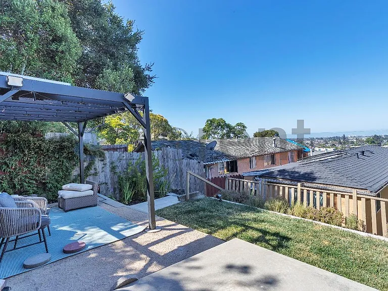 9834 Lawlor St — Photo 25