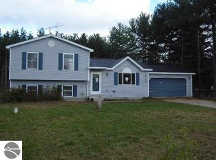 5754 W Plum Valley Rd NW, Rapid City, MI 49676