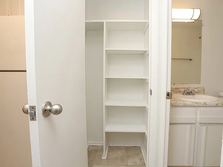 1280 Clayton St. Apartments — Photo 32