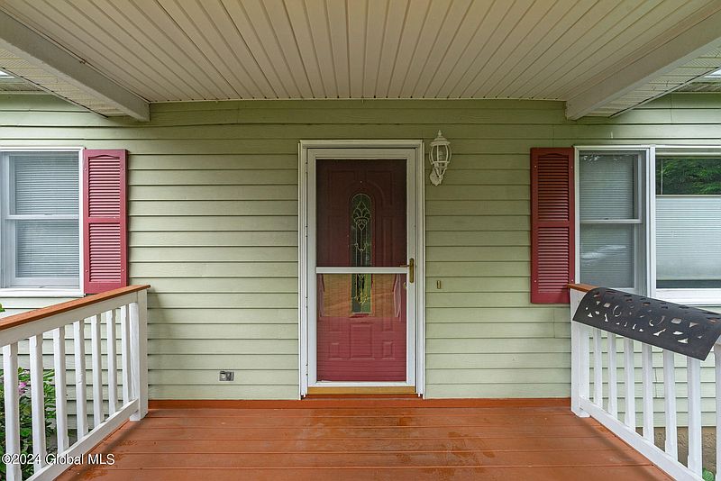 4th image of 1685 Julianne Drive
