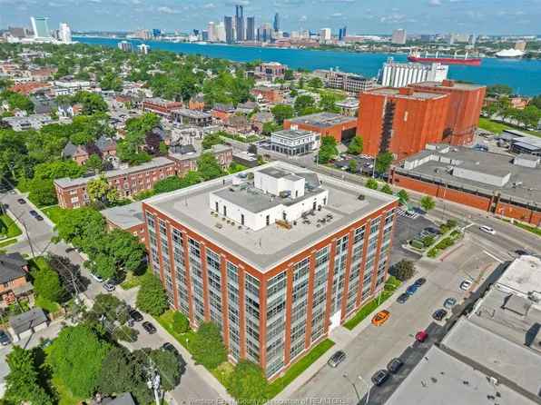 2175 Wyandotte St E #301, Windsor, ON N8Y 5B9