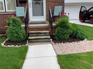 36844 Angeline Cir, Livonia, MI 48150