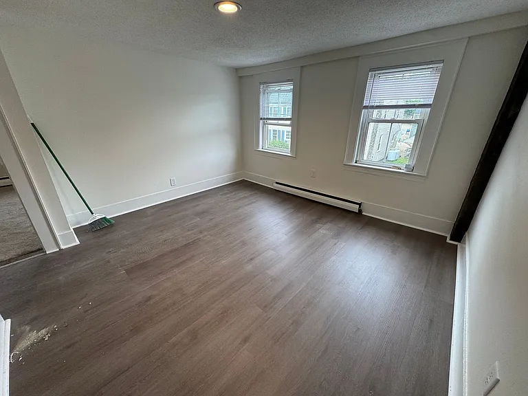717 Main St — Photo 8
