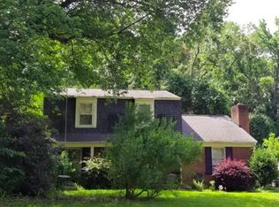 6331 Forest Way Dr, Charlotte, NC 28212