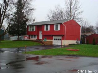 125 Royalton Dr, Minoa, NY 13116