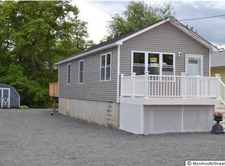 330 E Lakewood Ave, Ocean Gate, NJ 08740