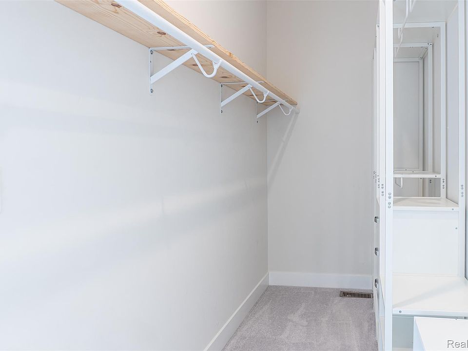 5545 Helmsdale Blvd, photo 21