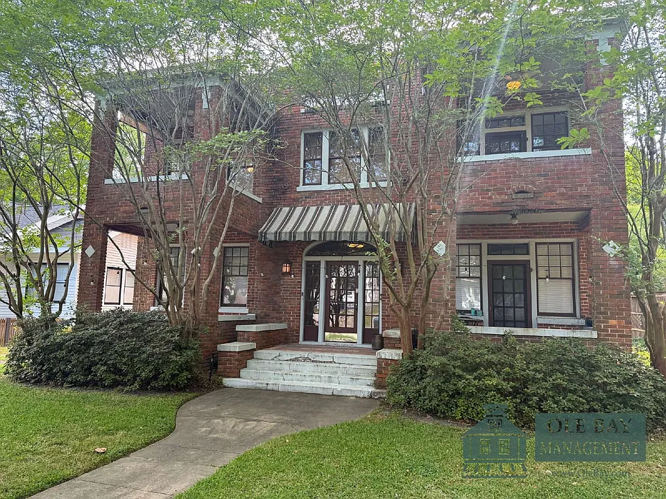 7 S Monterey St #1
