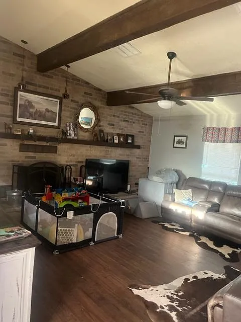 4 bed, 2000 sqft, $2,000 — Photo 3