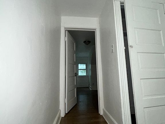 3rd image of 28 Lee Ave Floor 1