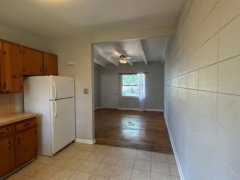 717 Edgewood Street Duplex — Photo 6