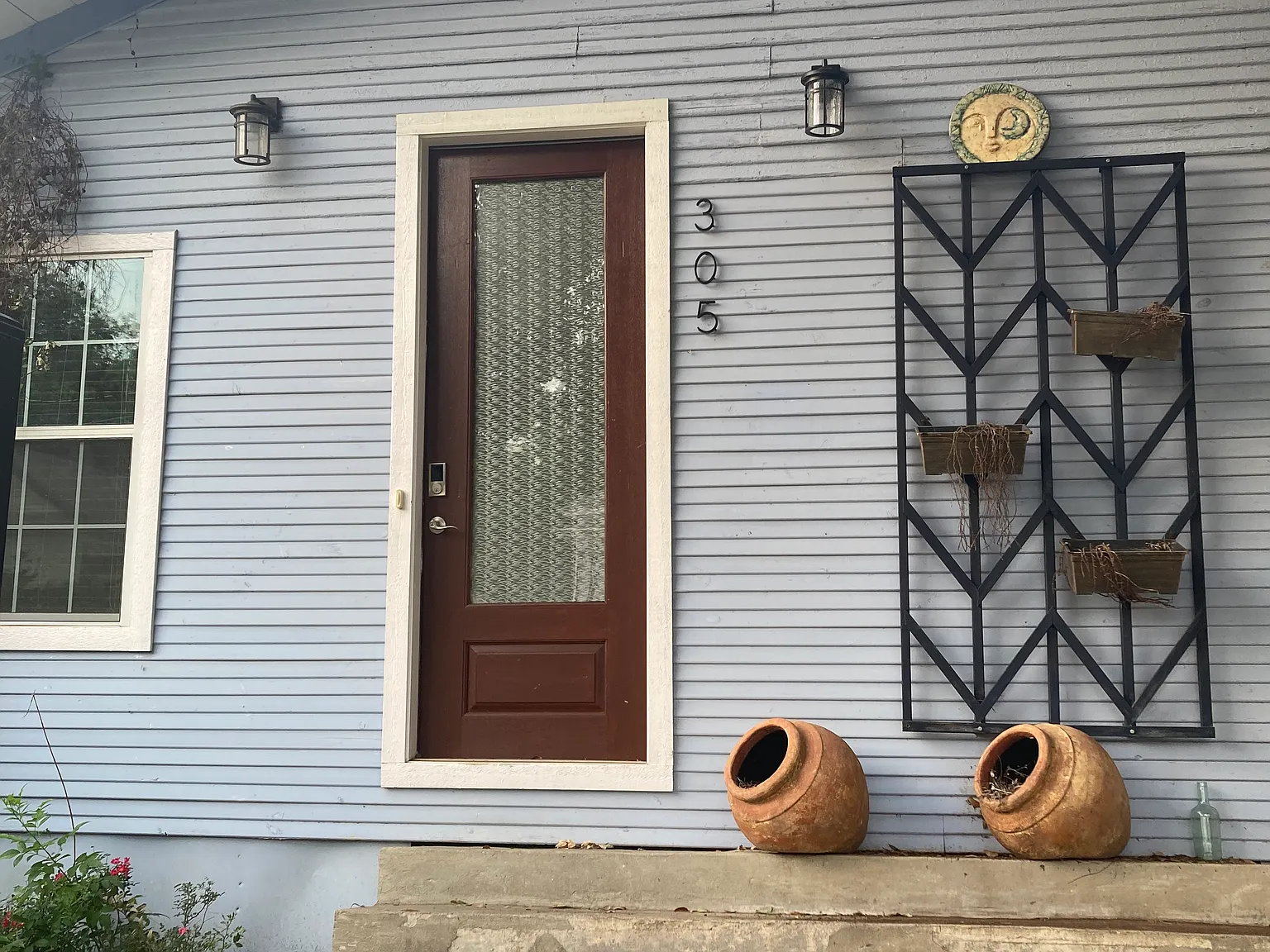 3 bed, 1200 sqft, $1,800 — Photo 2